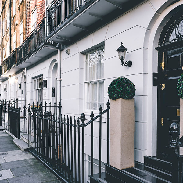 GettyImages-1090942388-6x6